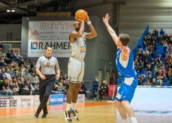 Jena Paderborn 23102021 00026